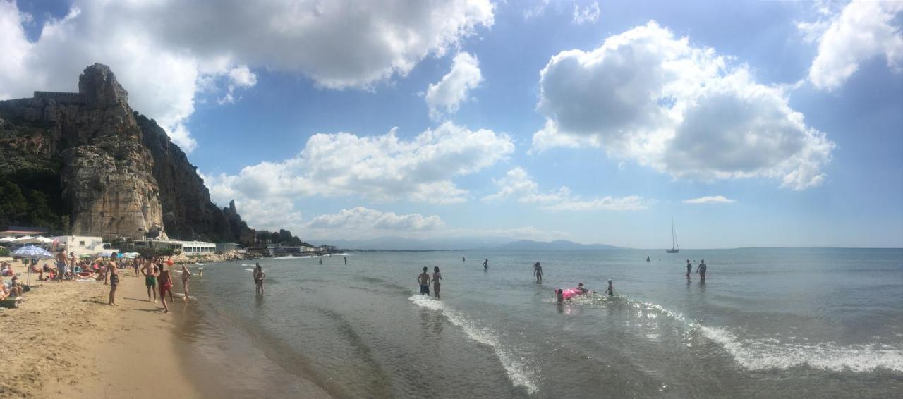 Beach Holiday Villa Terracina Bagian luar foto