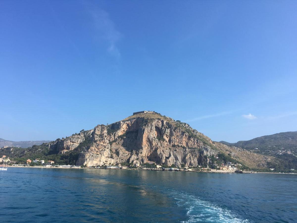 Beach Holiday Villa Terracina Bagian luar foto