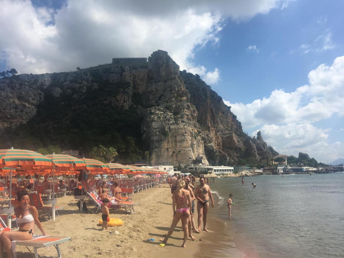 Beach Holiday Villa Terracina Bagian luar foto