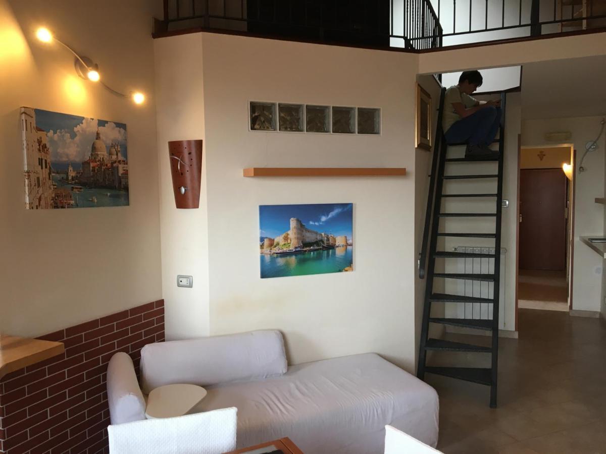 Beach Holiday Villa Terracina Bagian luar foto